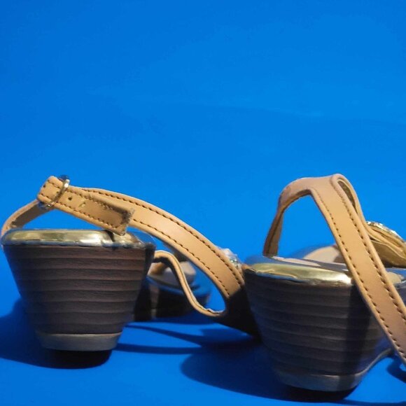 Andiamo Neutral Gold-Trim Bejeweled Thong Heeled Sandals 8.5 Wide - Picture 5 of 7